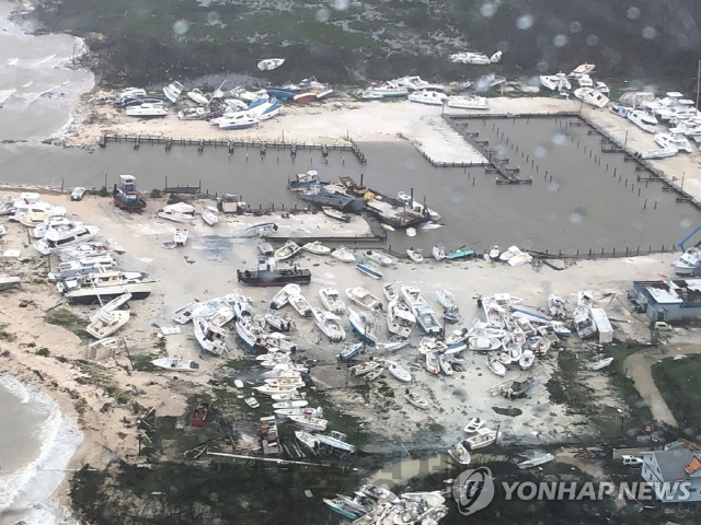 바하마 휩쓴 허리케인 도리안…최소 5명 사망