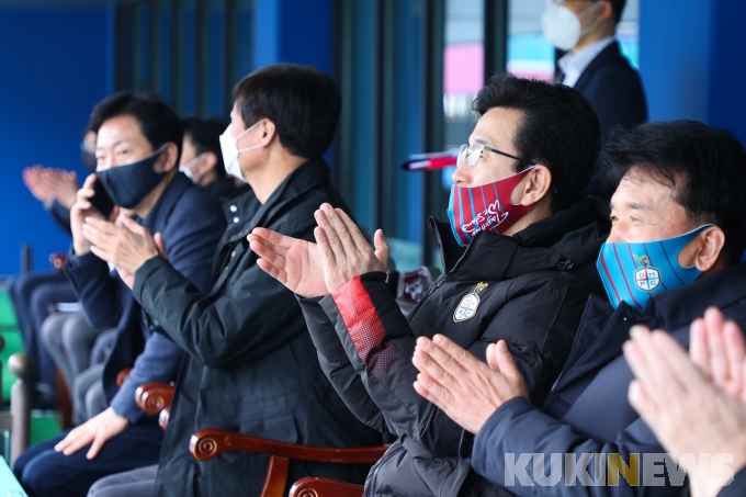 허태정 대전시장, 대전하나시티즌 홈 개막전 참석 