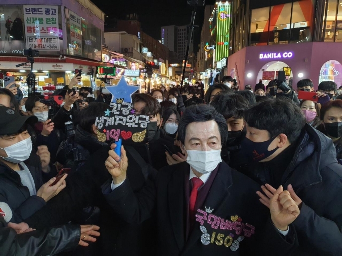 대선후보 4위권 다툼 치열… 허경영 3.2% 심상정 2.2% [쿠키뉴스 여론조사]
