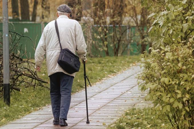 남성 노인, 우울증·인지 저하 있으면 낙상 위험 2.7배 증가