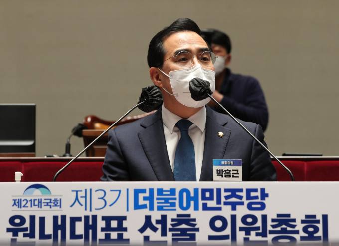 ‘공수 뒤바뀐’ 민주당… 박홍근 원내대표 앞에 놓인 ‘세 마리 토끼’