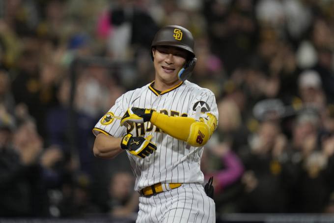 김하성, 19경기 만에 시즌 3호포…MLB 100타점도 돌파
