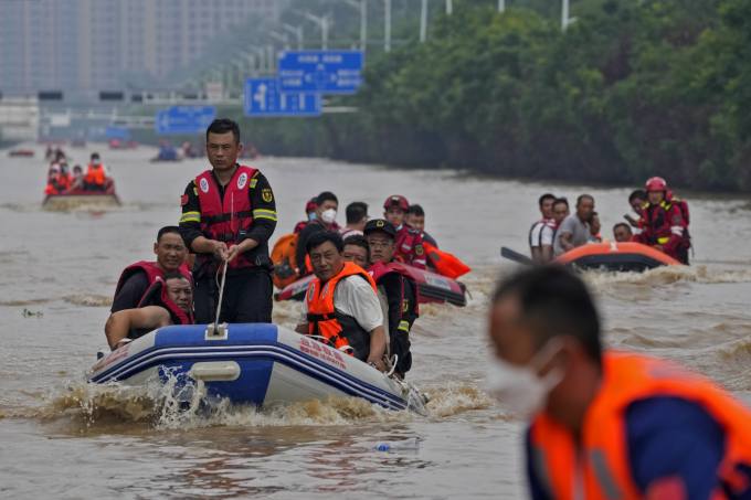 태풍 독수리, 베이징에 폭우 쏟아…142년 만에 최고 강우량