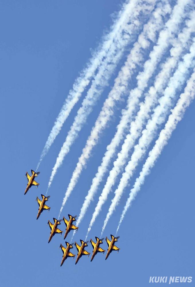 “우와! 블랙이글스다” 국군의 날 연습 비행