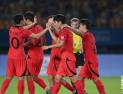 한국 축구, 개최국 중국과 8강전…걱정거리도 한가득 [아시안게임]