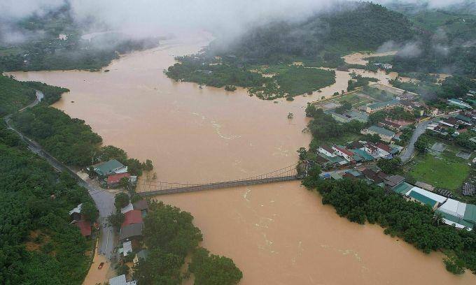 베트남서 폭우로 산사태·홍수…9명 사망