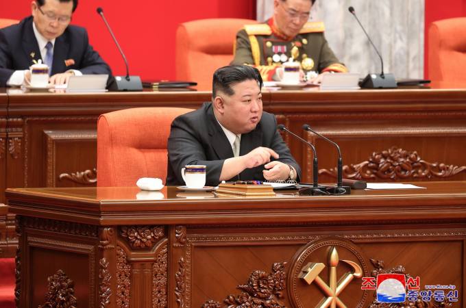 北 김정은 “남북은 적대적 교전국…언제 가도 통일 안 돼”