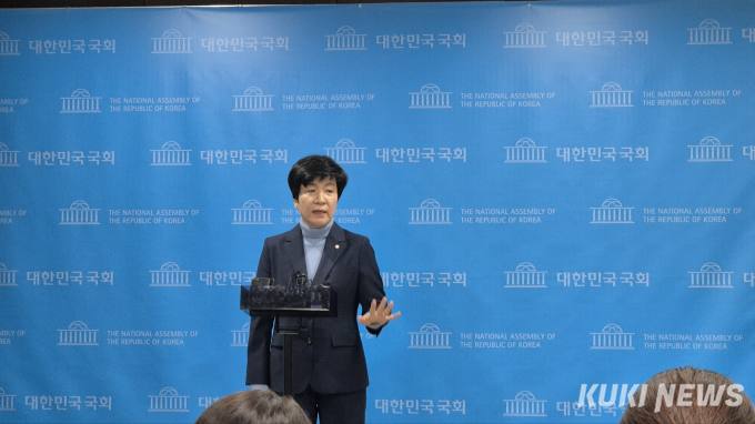 ‘하위 20%’ 통보 김영주 전격 탈당 “이재명 사당화…모멸감”