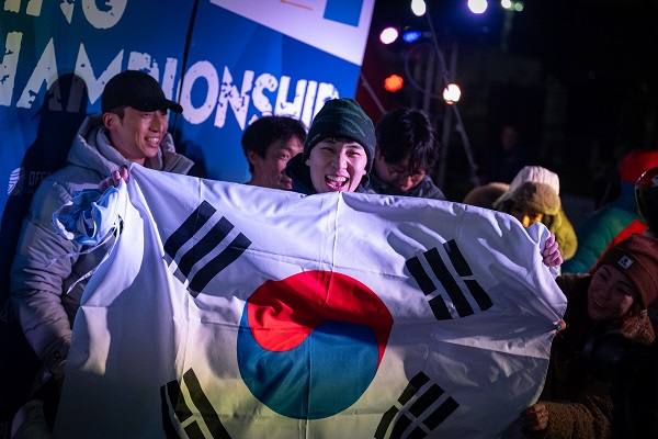 아이스클라이밍 세계선수권 쾌거… 대한민국 이영건·신운선 남녀동반 금메달