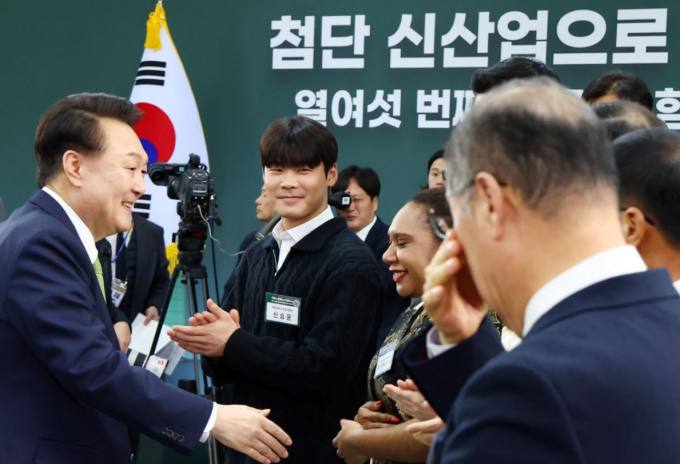 尹대통령, ‘첨단 신산업으로 우뚝 솟는 대구’를 주제로 민생토론회 개최