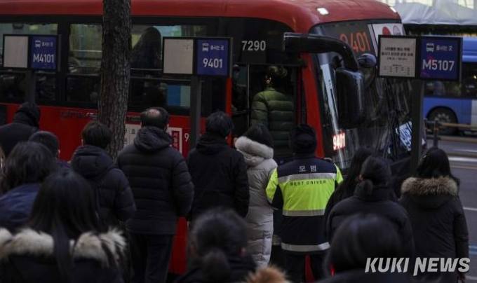‘출근길 비상’ 서울 시내버스, 98% 운행 멈춘다…12년 만에 파업 