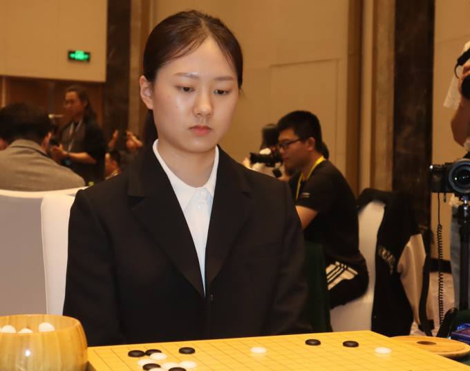 한국 11위, 일본 여자 기사에게 충격적 패배 [바둑]
