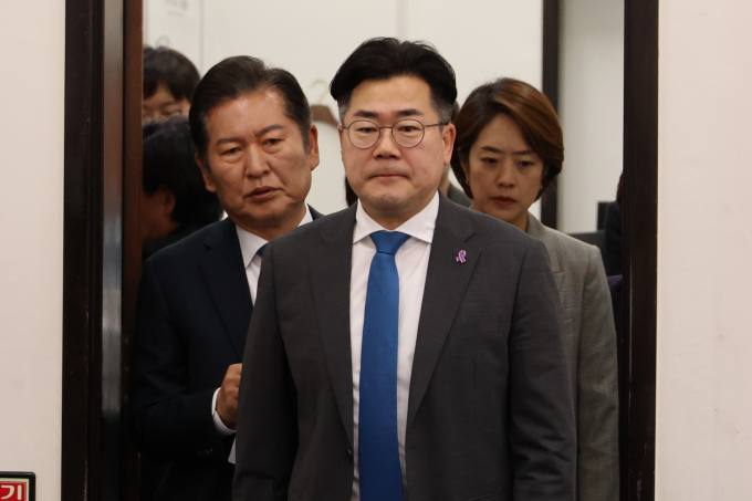 민주당 “‘불통 회견’한 尹, 채상병 특검 수용이 마지막 기회”