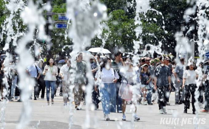 ‘서울 33도’ 올 들어 가장 더워… 닷새째 폭염