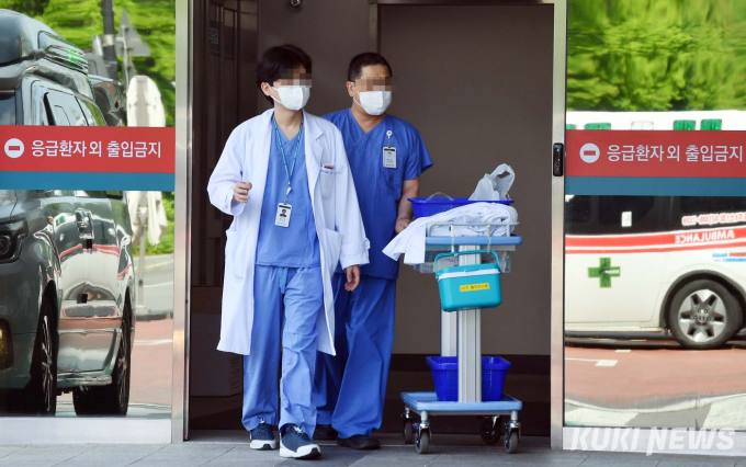 “병원 문 닫는다고 전공의 돌아오나”…전면휴진 우려하는 의사들