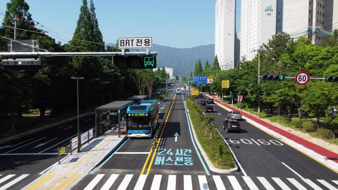 창원 원이대로 S-BRT 임시 개통 한 달…시내버스 이용객 2.8% 증가·통행시간 6분 단축