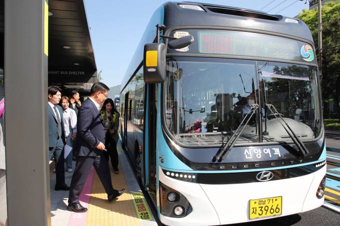 창원 원이대로 S-BRT 임시 개통 한 달…시내버스 이용객 2.8% 증가·통행시간 6분 단축
