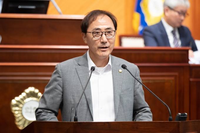 군산시의회, 제9대 후반기 의장에 김우민 의원 선출