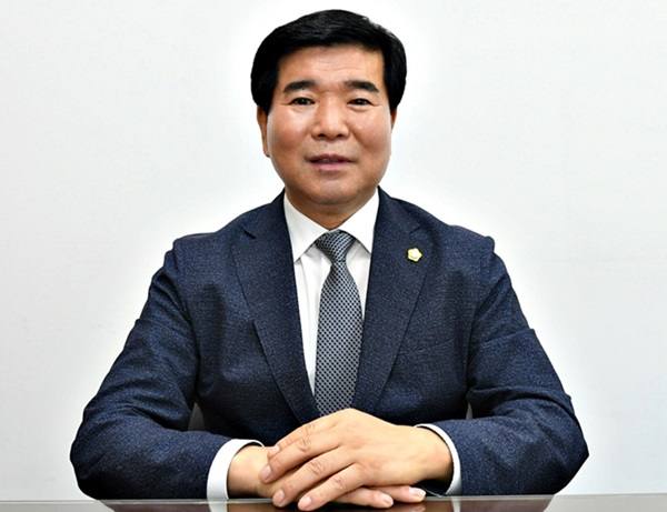 남원시의회, 9대 후반기 의장에 김영태 의원 선출